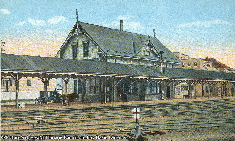 Passenger station at the end of the horse & buggy era